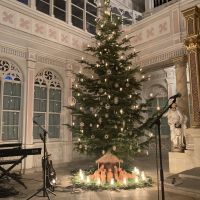 Weihnachten 2025 - Christbaum in St.Georg-Kirche Sch&ouml;neck