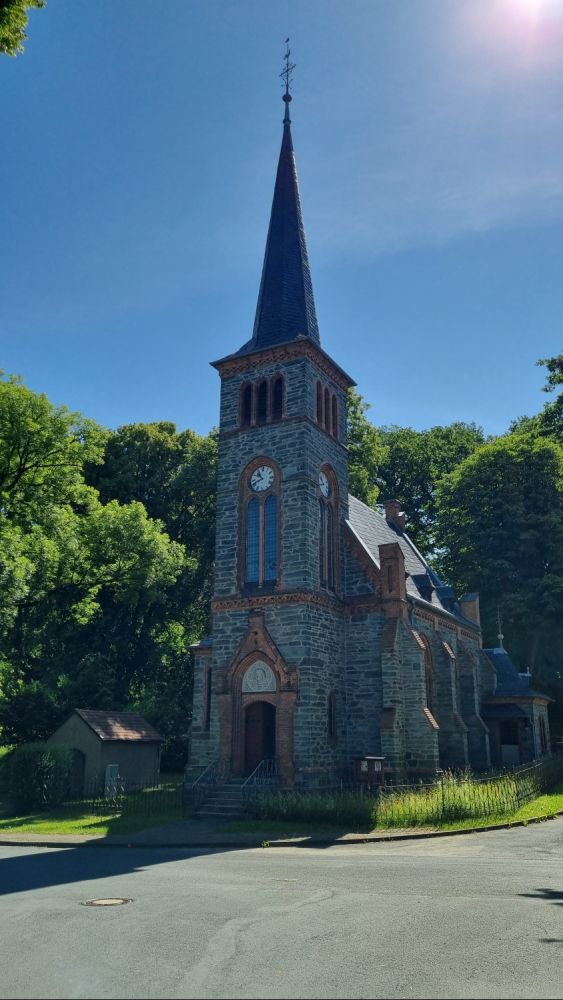 kirche droda   am tag