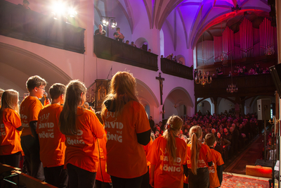 "David wird König" - Musical Werkstatt 2025, Blick vom Chor auf das Publikum
