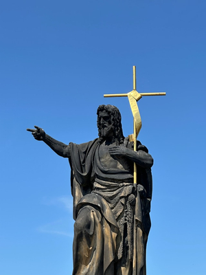 Johannes der Täufer – Er zeigt auf Jesus