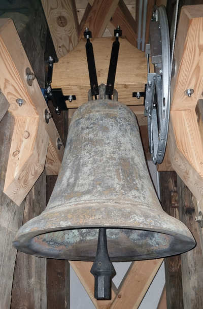 Kirchentour - Oelsnitz: alte Glocke