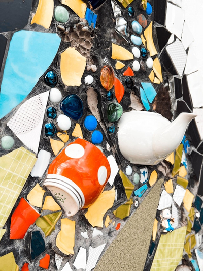 "Zerbrochen und doch kostbar - Gott macht alles neu!"   Banner des AllianzMusikGottesdienst am Sonntag, 12.04.2026 in der St. Georg Kirche Schöneck