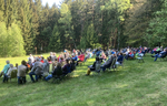 Pfingsten unter freiem Himmel - Waldgottesdienst bei Korna
